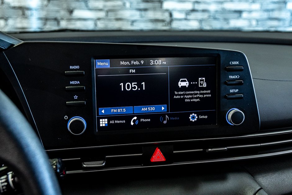 Hyundai Elantra ESSENTIAL A/C SIEGES CHAUFFANTS CAMERA MAGS 2022-24