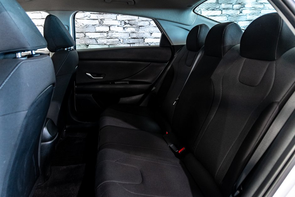 Hyundai Elantra ESSENTIAL A/C SIEGES CHAUFFANTS CAMERA MAGS 2022-22