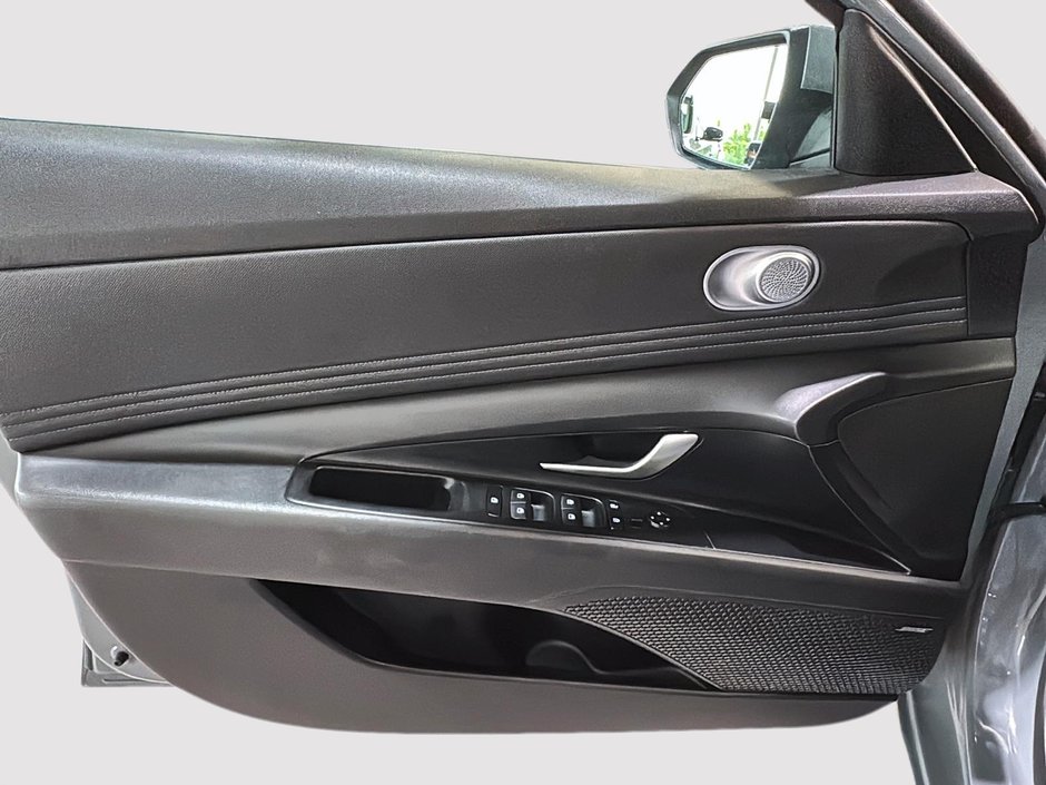 Hyundai Elantra LUXURY CUIR TOIT OUVRANT BOSE CARPLAY 2022-12