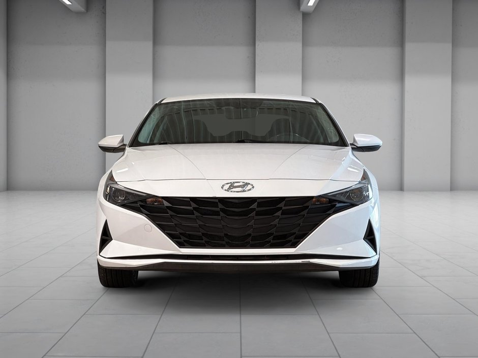 Hyundai Elantra PREFERRED CAMERA CARPLAY SIEGES CHAUFFANTS MAGS 2022-6
