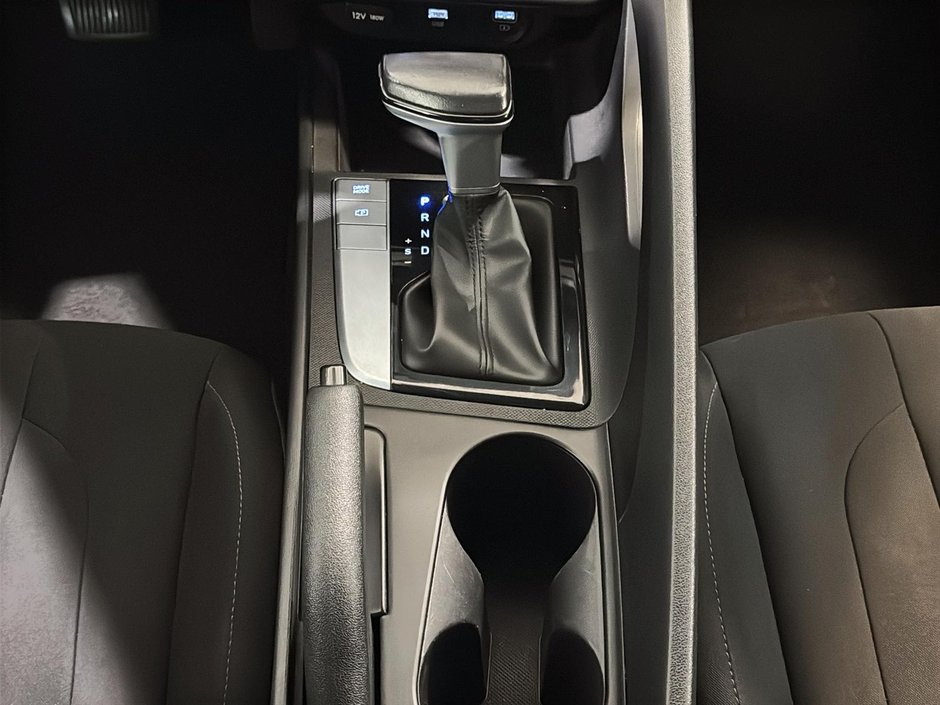 Hyundai Elantra PREFERRED CAMERA CARPLAY SIEGES CHAUFFANTS MAGS 2022-20