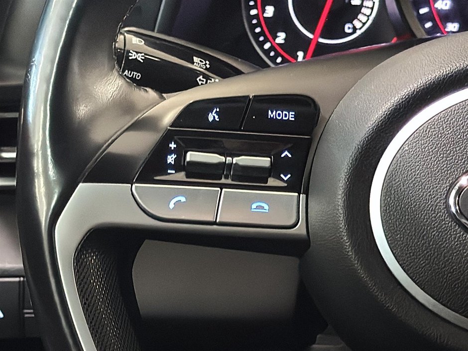Hyundai Elantra PREFERRED CAMERA CARPLAY SIEGES CHAUFFANTS MAGS 2022-27