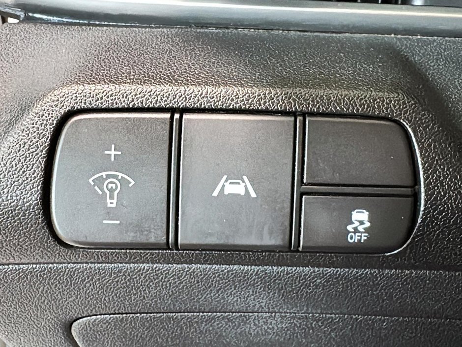 Hyundai Elantra PREFERRED CAMERA CARPLAY SIEGES CHAUFFANTS MAGS 2022-31