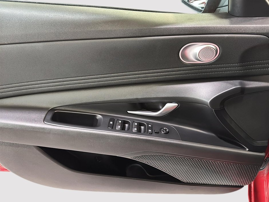 Hyundai Elantra PREFERRED BAS KM CAMERA CARPLAY SIEGES CHAUFFANTS 2022-16