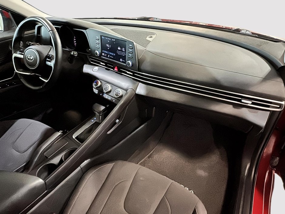 Hyundai Elantra PREFERRED BAS KM CAMERA CARPLAY SIEGES CHAUFFANTS 2022-15