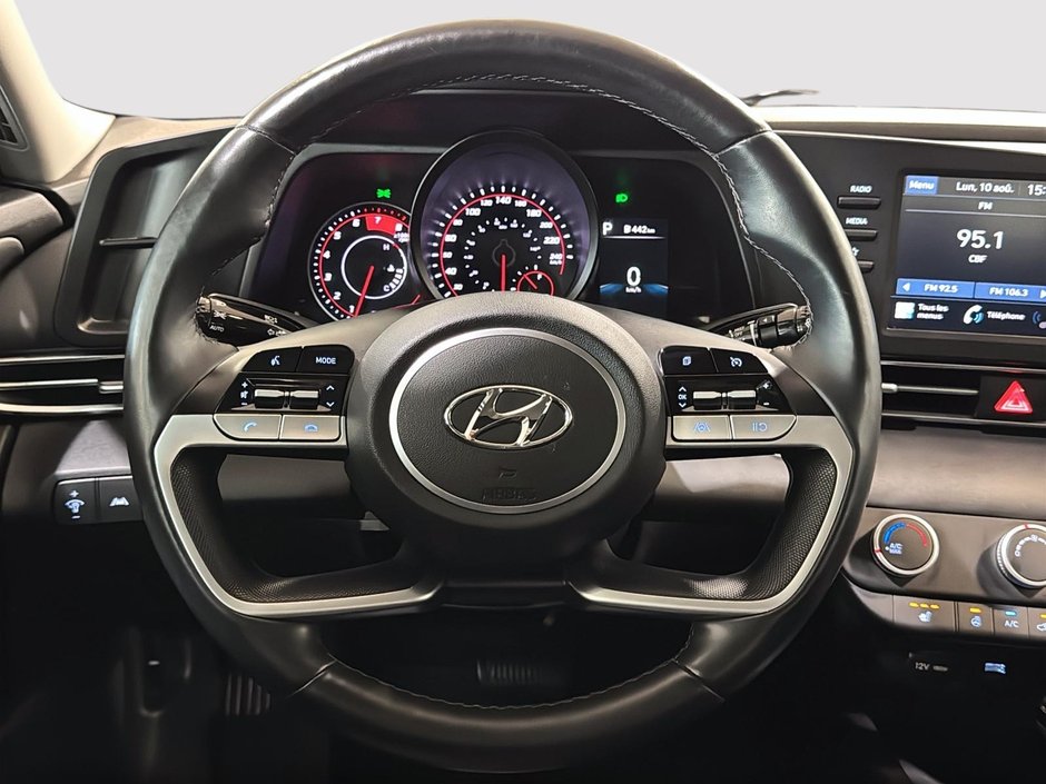 Hyundai Elantra PREFERRED BAS KM CAMERA CARPLAY SIEGES CHAUFFANTS 2022-28