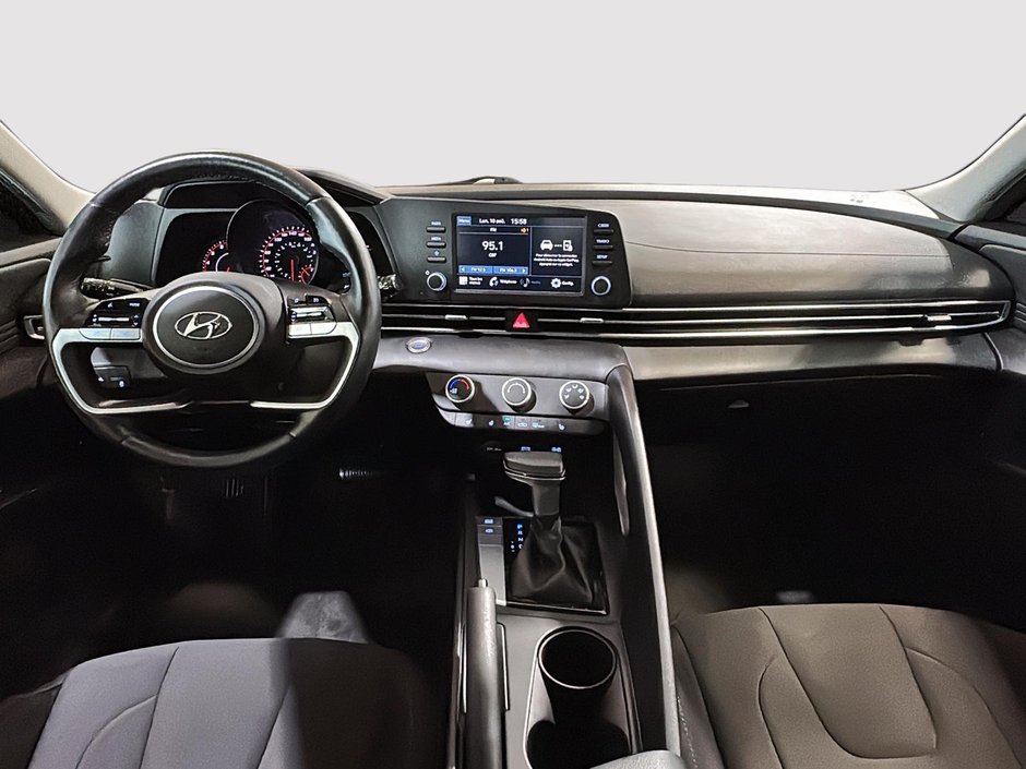Hyundai Elantra PREFERRED BAS KM CAMERA CARPLAY SIEGES CHAUFFANTS 2022-3