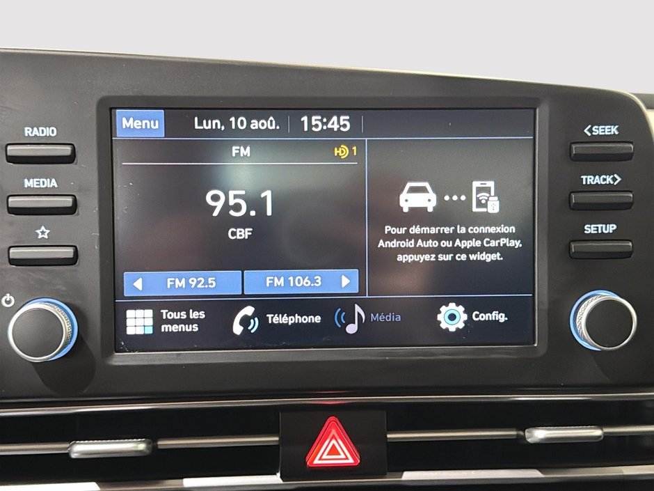 Hyundai Elantra PREFERRED BAS KM CAMERA CARPLAY SIEGES CHAUFFANTS 2022-23