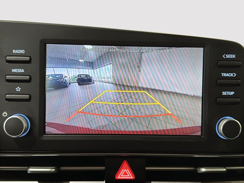 Hyundai Elantra PREFERRED BAS KM CAMERA CARPLAY SIEGES CHAUFFANTS 2022-27
