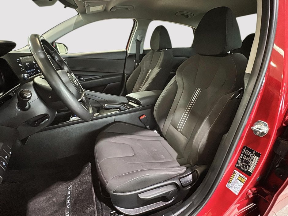 Hyundai Elantra PREFERRED BAS KM CAMERA CARPLAY SIEGES CHAUFFANTS 2022-18