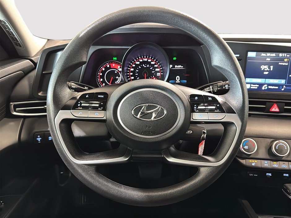 Hyundai Elantra ESSENTIAL A/C SIEGES CHAUFFANTS CAMERA MAGS 2022-28