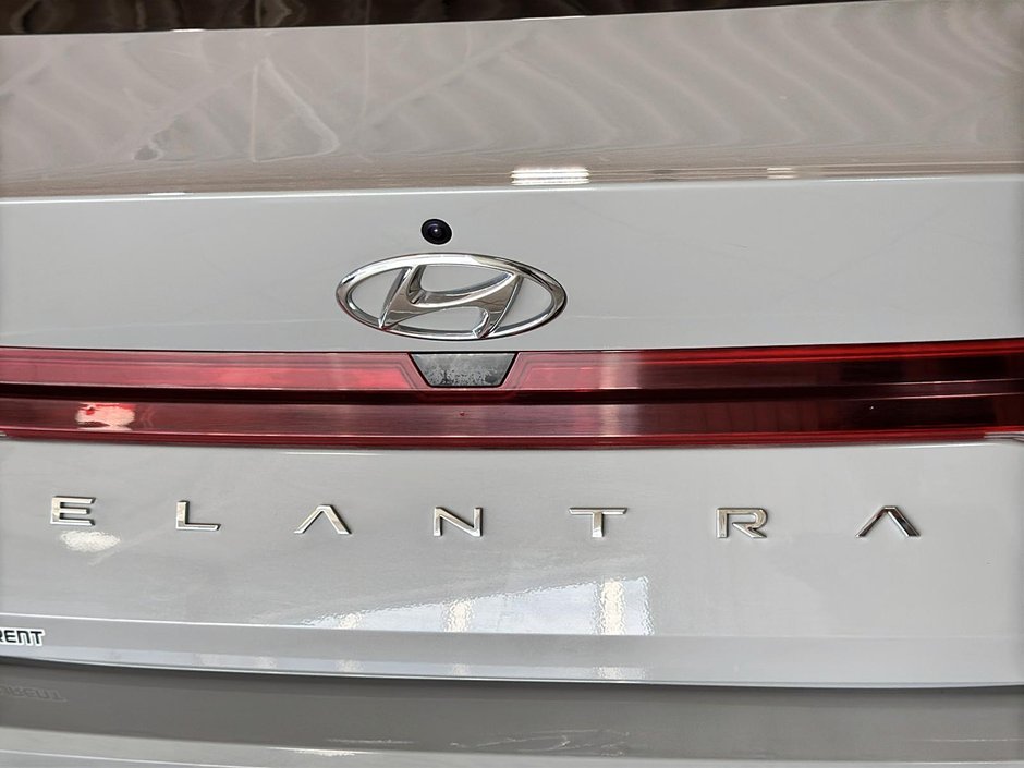 Hyundai Elantra ESSENTIAL A/C SIEGES CHAUFFANTS CAMERA MAGS 2022-11