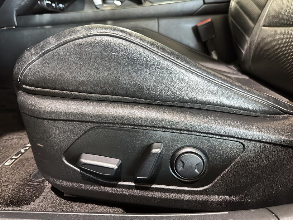Hyundai Elantra ULTIMATE TECH TOIT GPS CUIR BOSE BLUELINK 2022-14