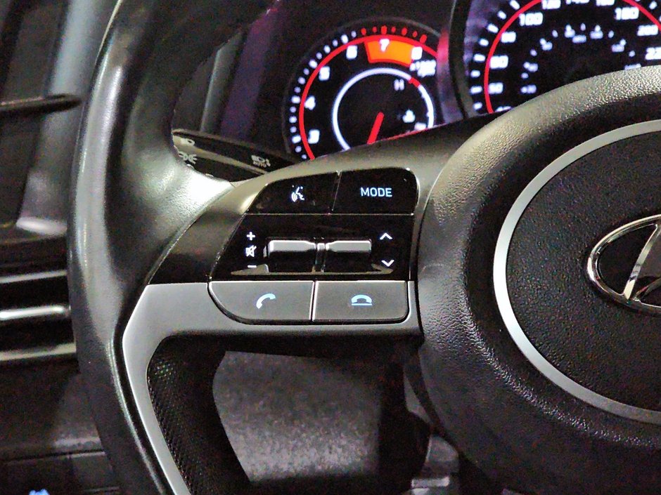 Hyundai Elantra Preferred 2022-19