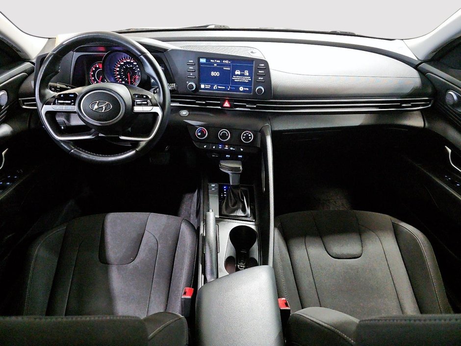 Hyundai Elantra Preferred 2022-1