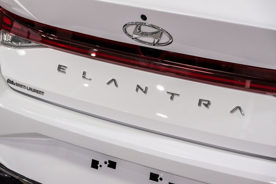 Hyundai Elantra LUXURY TOIT OUVRANT NAVIGATION SIEGES CHAUFFANTS 2023-12