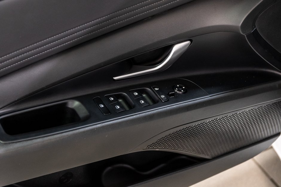 Hyundai Elantra LUXURY TOIT OUVRANT NAVIGATION SIEGES CHAUFFANTS 2023-15