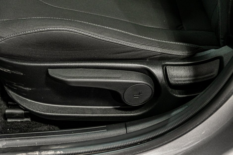 Hyundai Elantra PREFERRED CARPLAY SIEGES&VOLANT CHAUFFANTS CAMERA 2023-15