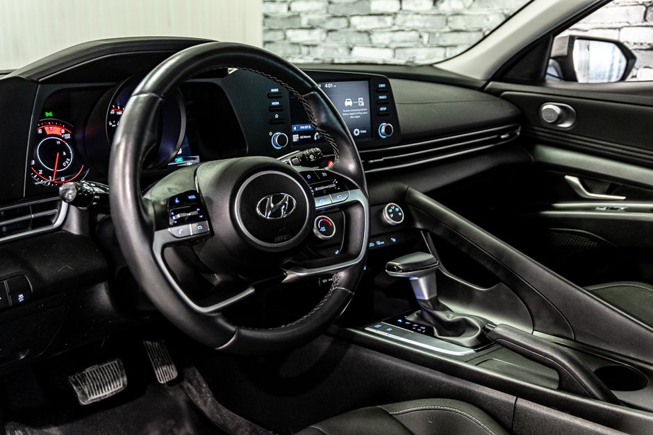 Hyundai Elantra PREFERRED CARPLAY SIEGES&VOLANT CHAUFFANTS CAMERA 2023-17