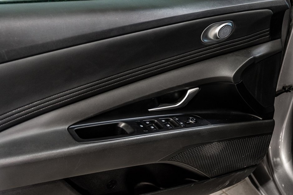 Hyundai Elantra PREFERRED CARPLAY SIEGES&VOLANT CHAUFFANTS CAMERA 2023-14