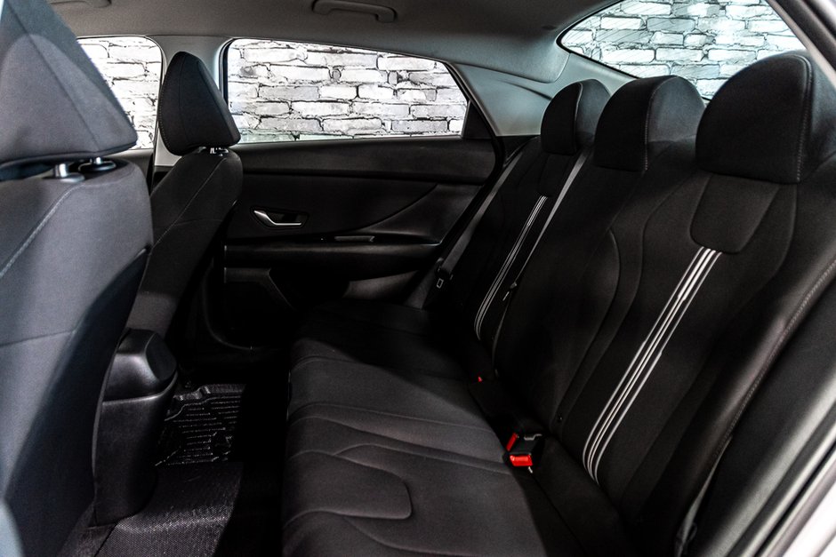 Hyundai Elantra PREFERRED CARPLAY SIEGES&VOLANT CHAUFFANTS CAMERA 2023-21