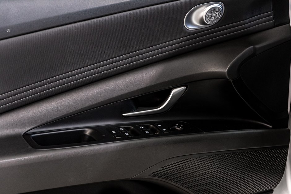Hyundai Elantra PREFERRED CARPLAY SIEGES&VOLANT CHAUFFANTS CAMERA 2023-15