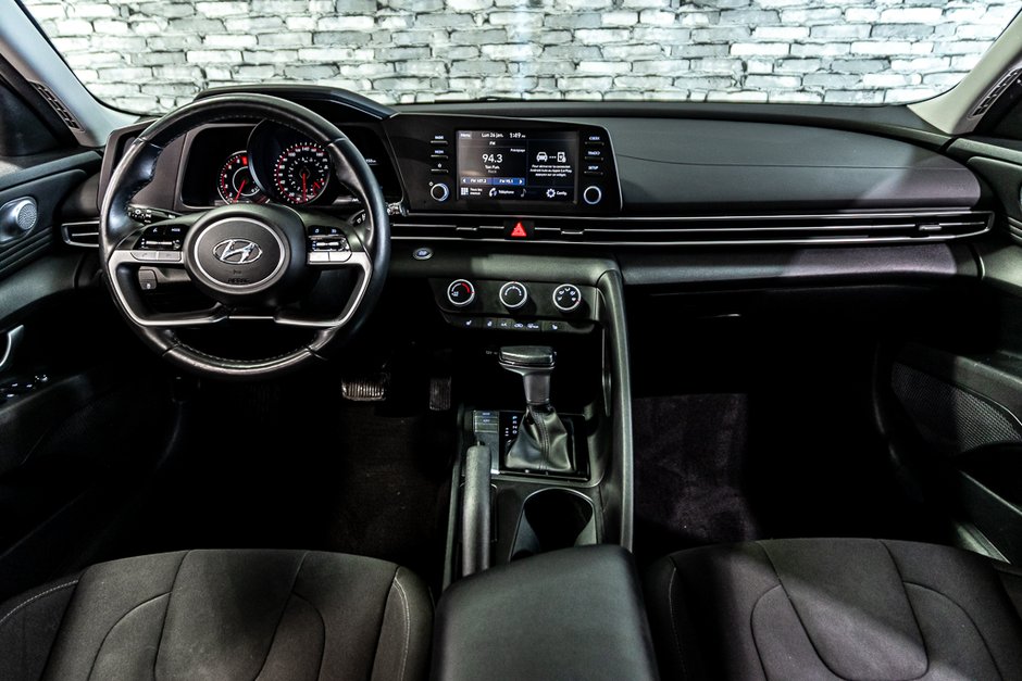 Hyundai Elantra PREFERRED CARPLAY SIEGES&VOLANT CHAUFFANTS CAMERA 2023-3