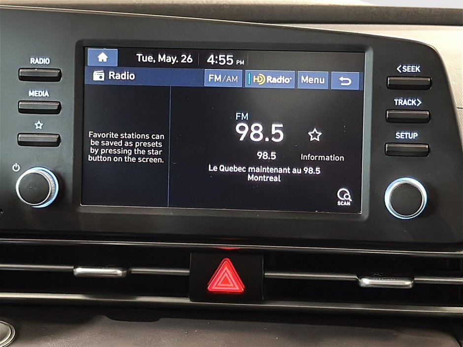 Hyundai Elantra PREFERRED CAMERA CARPLAY SIEGES CHAUFFANTS MAGS 2023-23