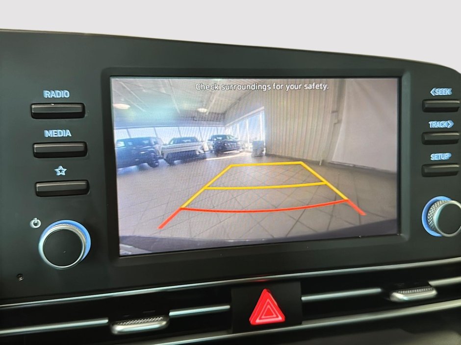 Hyundai Elantra PREFERRED CAMERA CARPLAY SIEGES CHAUFFANTS MAGS 2023-27