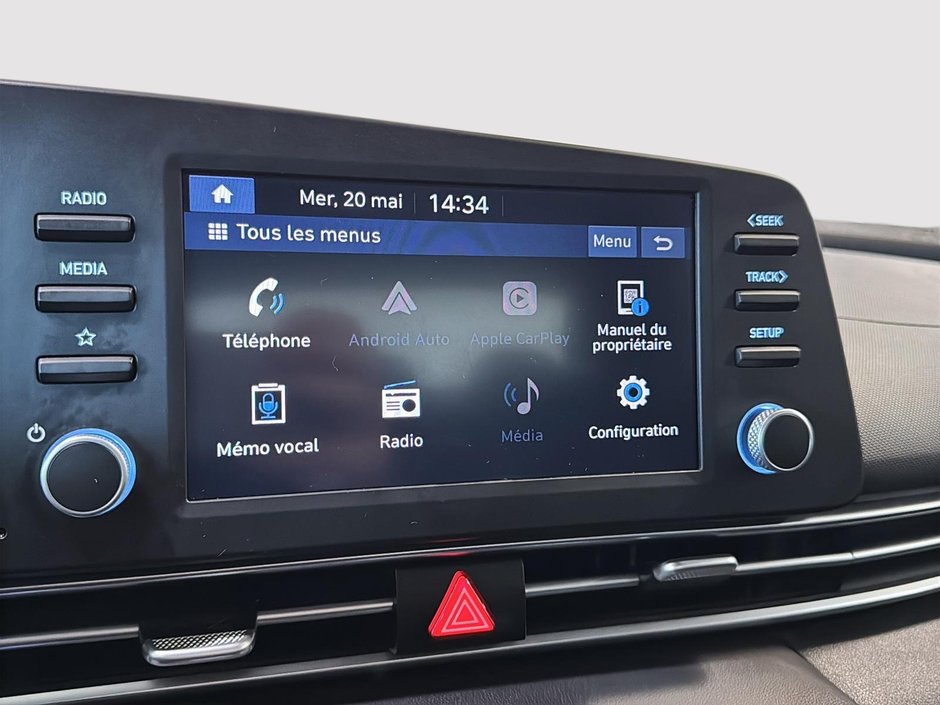 Hyundai Elantra PREFERRED CAMERA CARPLAY SIEGES CHAUFFANTS MAGS 2023-18