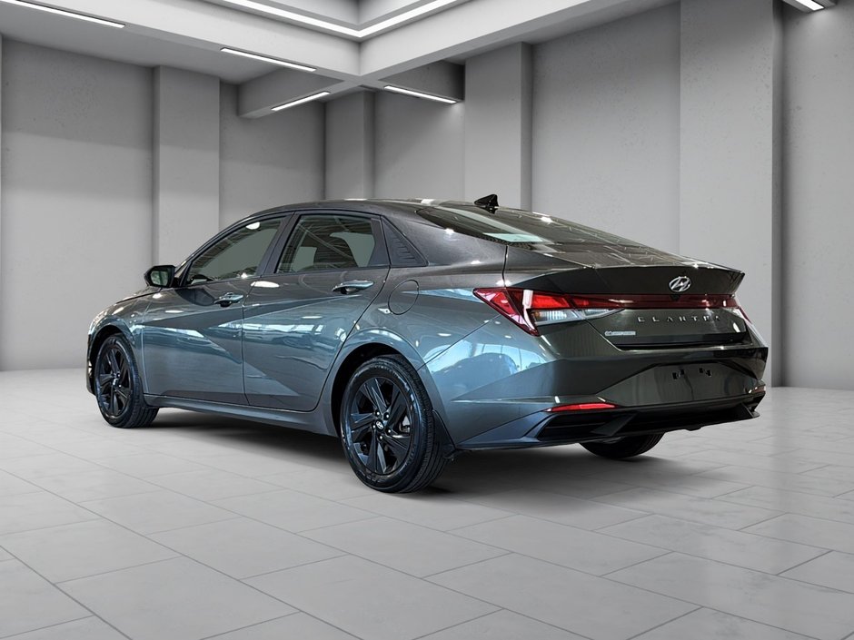 Hyundai Elantra PREFERRED CAMERA CARPLAY SIEGES CHAUFFANTS MAGS 2023-4