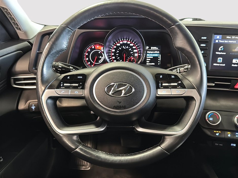 Hyundai Elantra PREFERRED CAMERA CARPLAY SIEGES CHAUFFANTS MAGS 2023-21