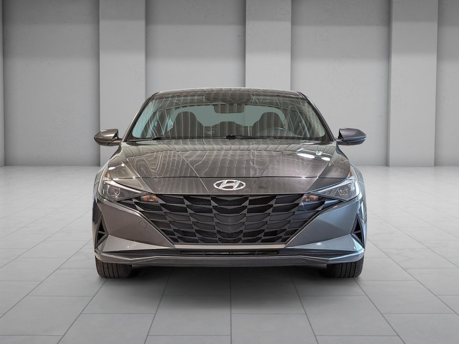 Hyundai Elantra PREFERRED CAMERA CARPLAY SIEGES CHAUFFANTS MAGS 2023-1