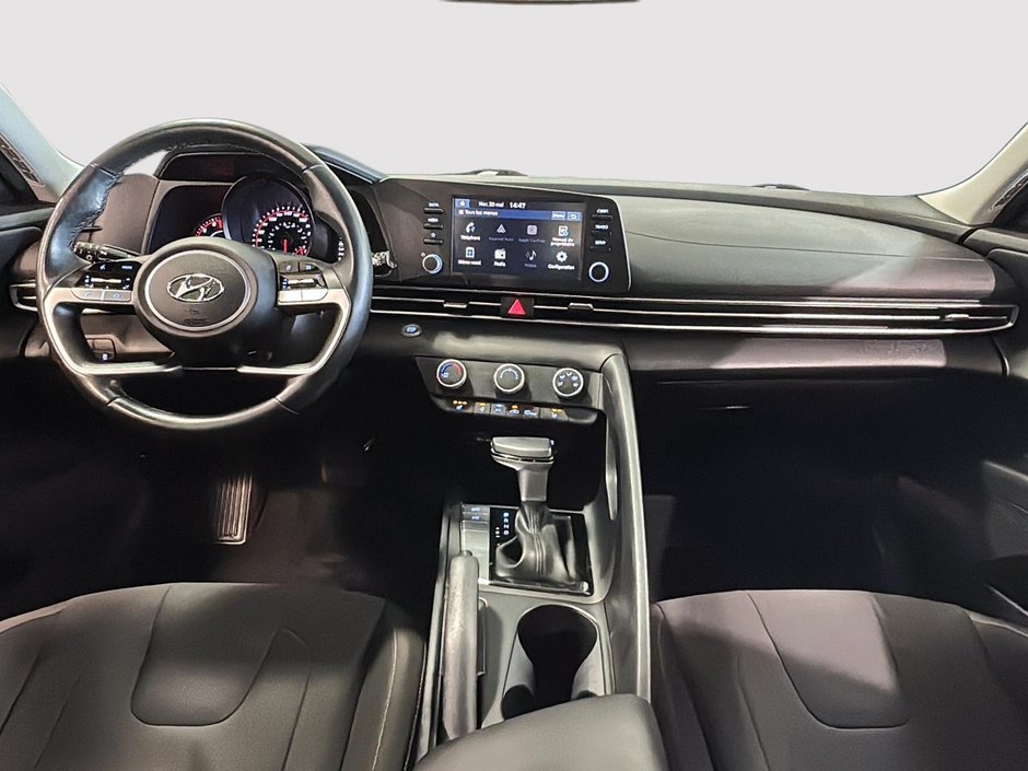 Hyundai Elantra PREFERRED CAMERA CARPLAY SIEGES CHAUFFANTS MAGS 2023-14