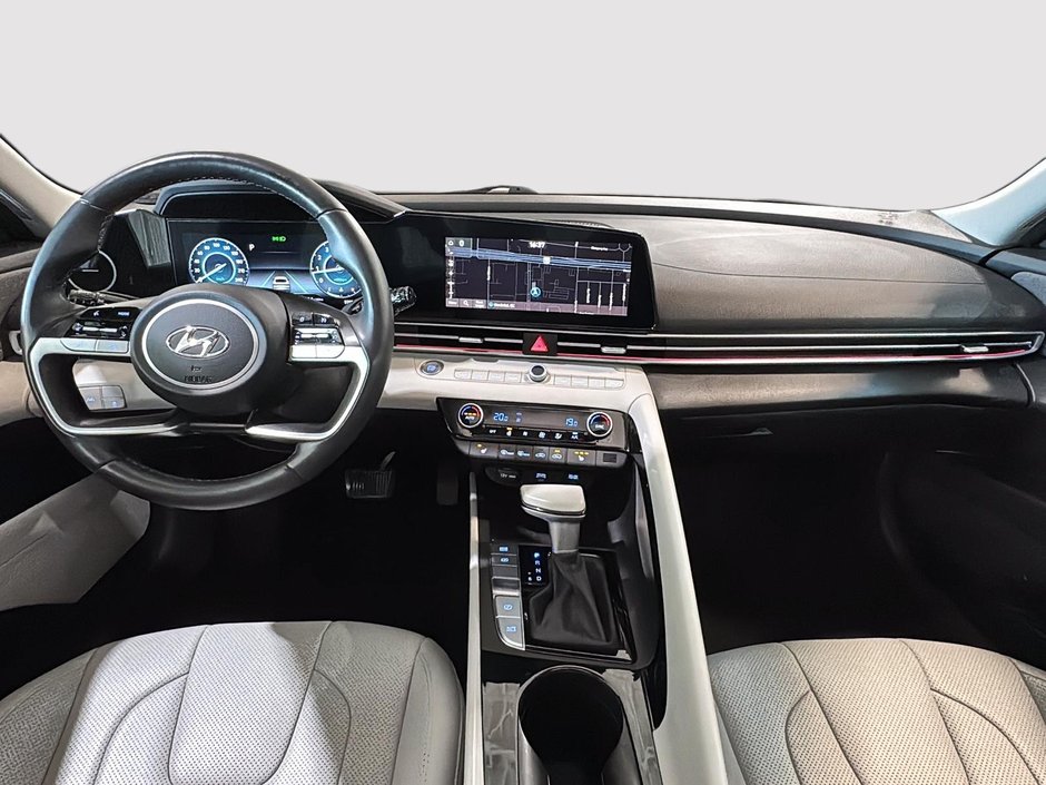 Hyundai Elantra LUXURY TOIT NAVIGATION BOSE CUIR CARPLAY MAG 17 2023-4