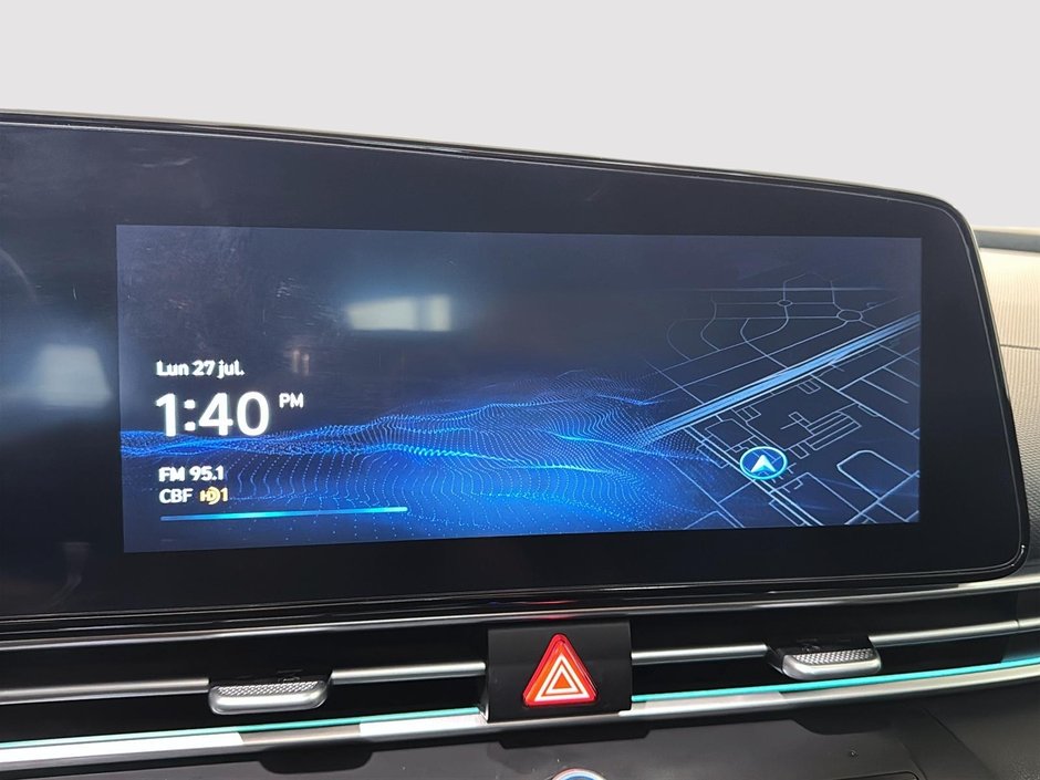 Hyundai Elantra PREFERRED TECH TOIT OUVRANT GPS CHAUFFANTS CARPLAY 2023-27
