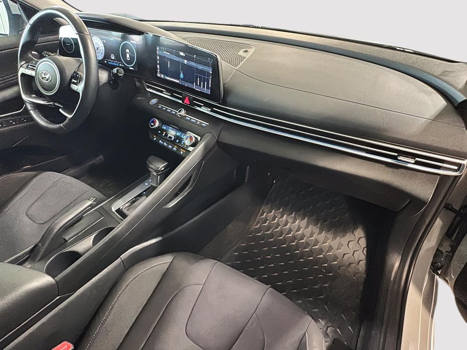 Hyundai Elantra PREFERRED TECH TOIT OUVRANT GPS CHAUFFANTS CARPLAY 2023-16