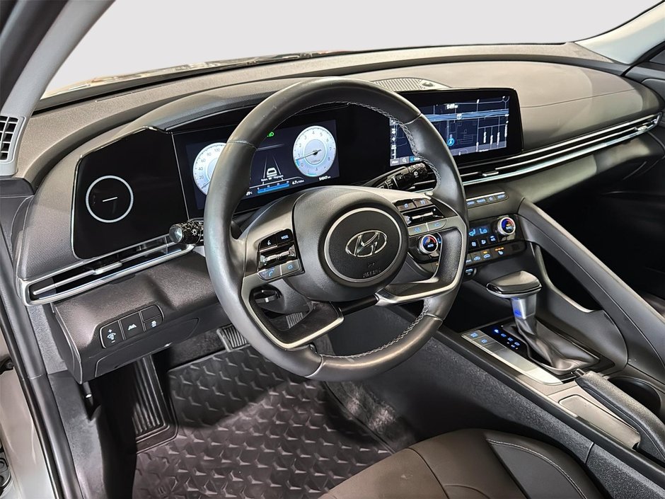 Hyundai Elantra PREFERRED TECH TOIT OUVRANT GPS CHAUFFANTS CARPLAY 2023-3