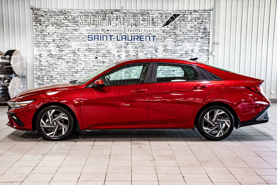 Hyundai Elantra PREFERRED TECH TOIT CAMERA CARPLAY VOLANT CHAUFFANT 2024-15