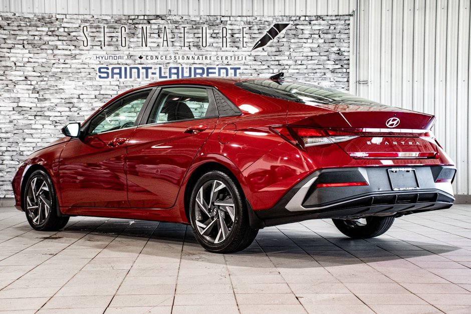 Hyundai Elantra PREFERRED TECH TOIT CAMERA CARPLAY VOLANT CHAUFFANT 2024-13