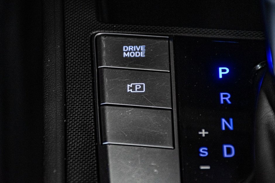 Hyundai Elantra PREFERRED TECH TOIT CAMERA CARPLAY VOLANT CHAUFFANT 2024-31