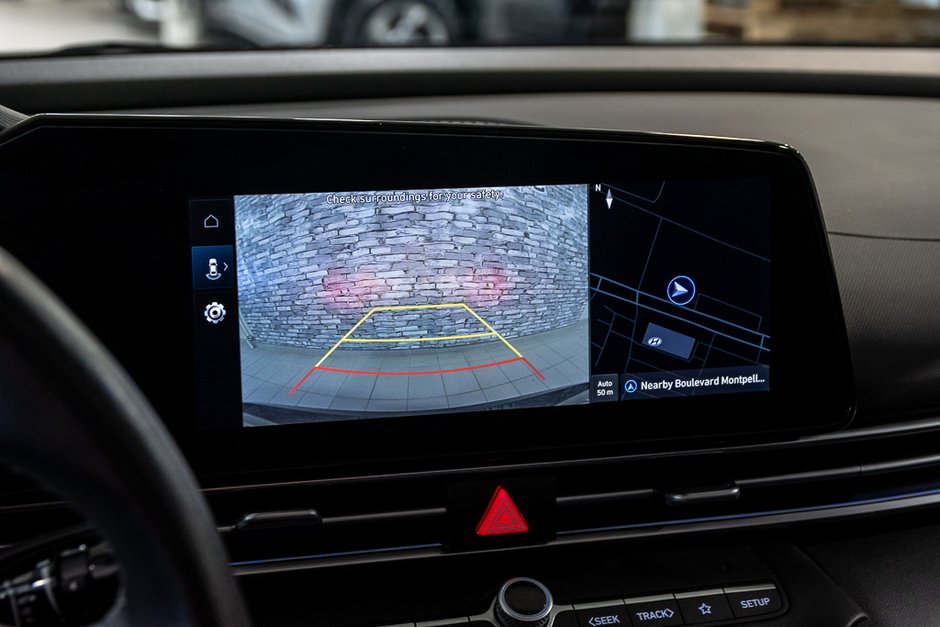 Hyundai Elantra PREFERRED TOIT OUVRANT SIEGES ET VOLANT CHAUFFANTS 2024-29