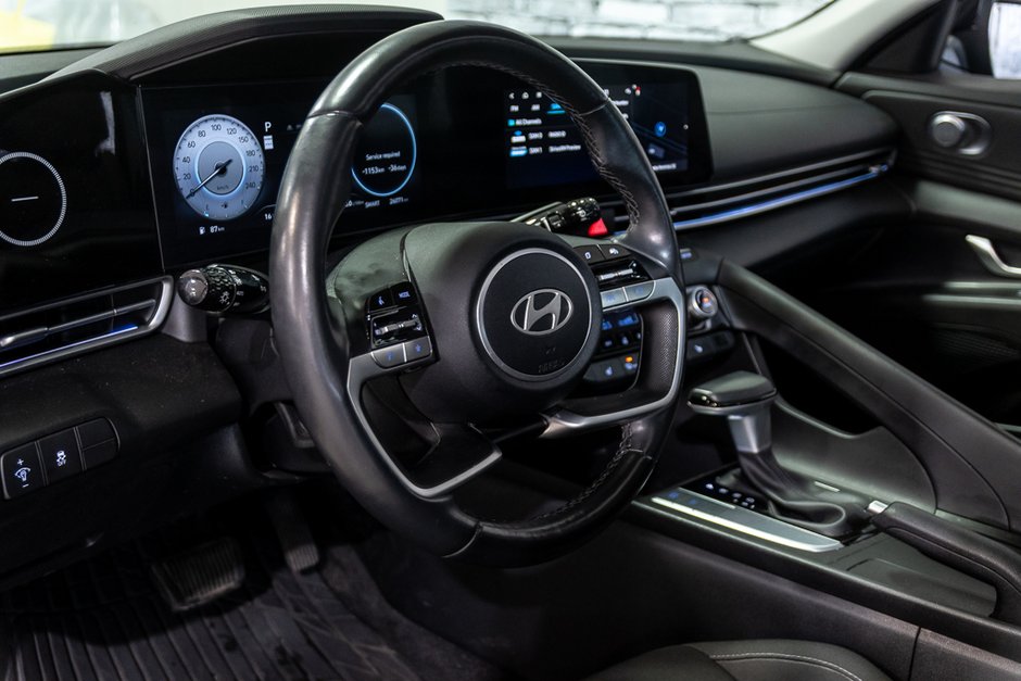 Hyundai Elantra PREFERRED TOIT OUVRANT SIEGES ET VOLANT CHAUFFANTS 2024-19