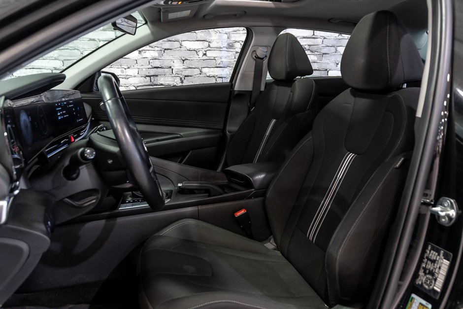 Hyundai Elantra PREFERRED TOIT OUVRANT SIEGES ET VOLANT CHAUFFANTS 2024-23