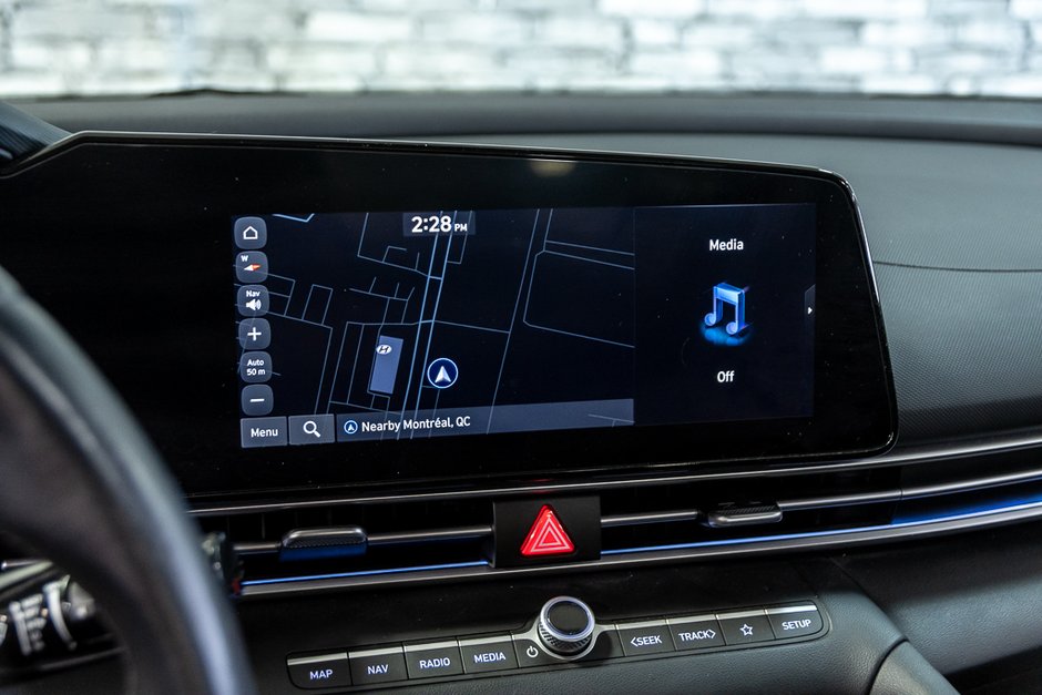 Hyundai Elantra PREFERRED TOIT OUVRANT SIEGES ET VOLANT CHAUFFANTS 2024-27