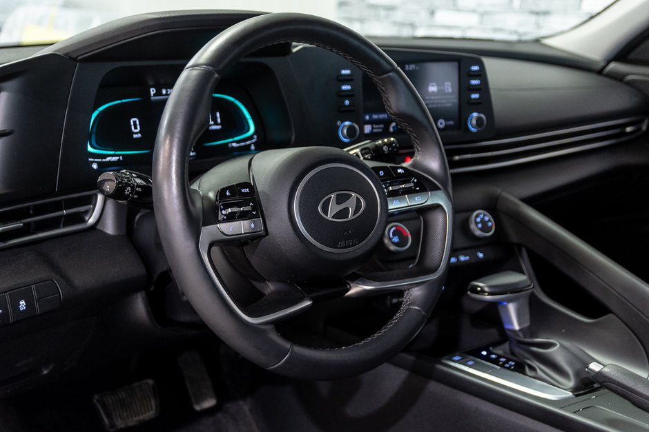Hyundai Elantra PREFERRED VOLANT CHAUFFANT CAMERA CARPLAY 2024-17