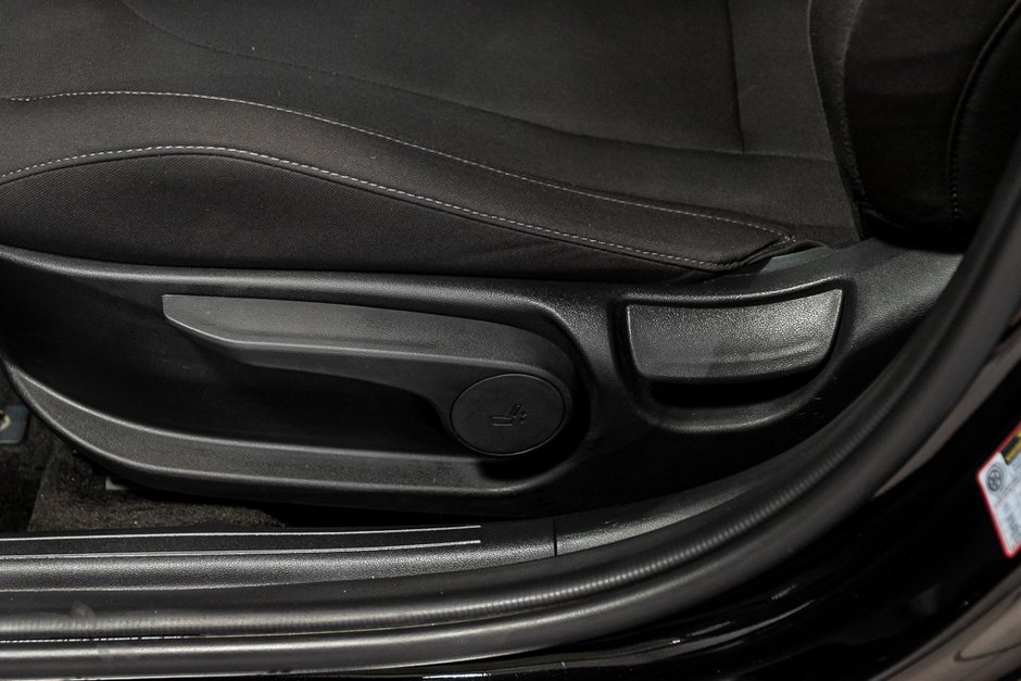 Hyundai Elantra PREFERRED VOLANT CHAUFFANT CAMERA CARPLAY 2024-20