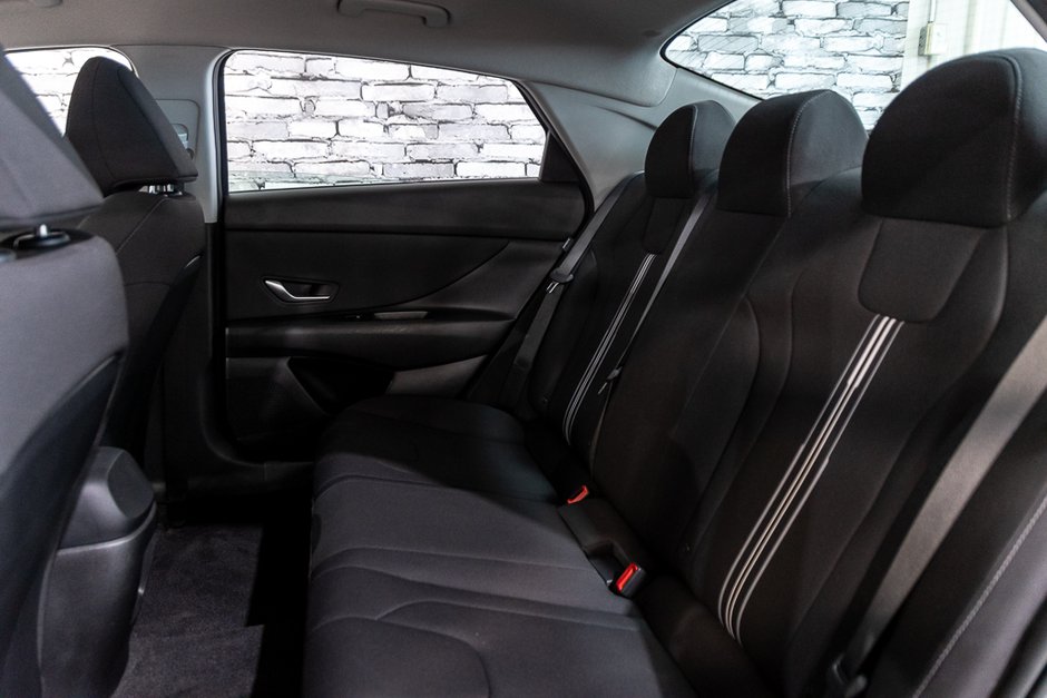 Hyundai Elantra PREFERRED VOLANT CHAUFFANT CAMERA CARPLAY 2024-23