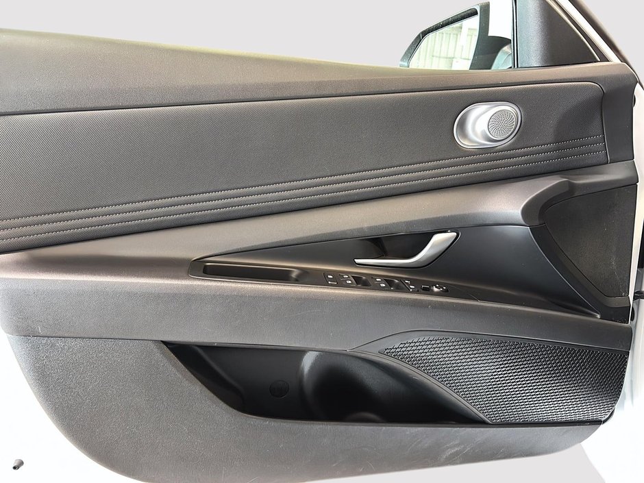 Hyundai Elantra PREFERRED VOLANT CHAUFFANT CARPLAY CAMERA 2024-10