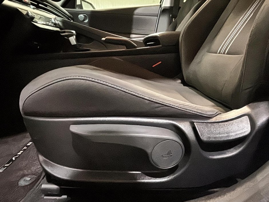 Hyundai Elantra PREFERRED TECH TOIT OUVRANT CARPLAY CAMERA 2024-15